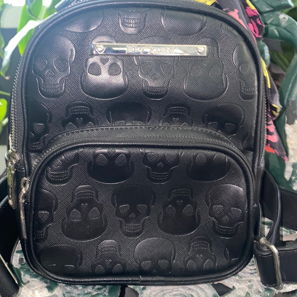 Betsey Johnson skull backpack